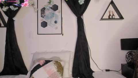 KENTHA  online show from 03/21/26, 10:09