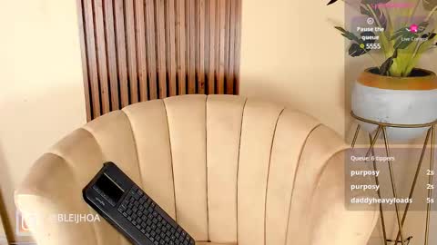 Keny Kitty  Onlyfans Kenayfoxx online show from 12/17/24, 10:44