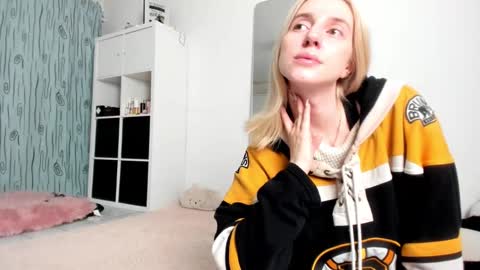 Kenzie online show from 12/07/24, 04:42