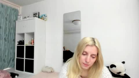 Kenzie online show from 04/05/26, 01:41