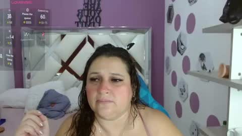 Snapshot of kerly_doll chatting on 06/18/26, 09:47 K E R L Y online show from 06/18/26, 09:47