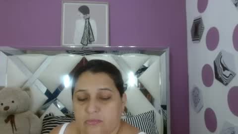 Snapshot of kerly_doll chatting on 07/17/26, 11:28 K E R L Y online show from 07/17/26, 11:28