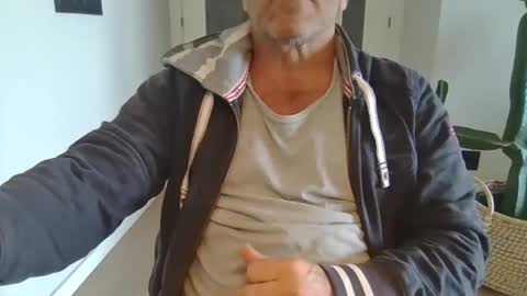 Anton online show from 05/17/26, 03:19