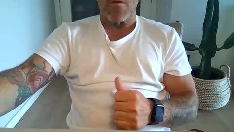 Snapshot of kermitgp3 chatting on 06/06/26, 10:53 Anton online show from 06/06/26, 10:53