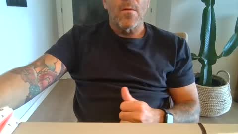 Snapshot of kermitgp3 chatting on 06/14/26, 04:53 Anton online show from 06/14/26, 04:53