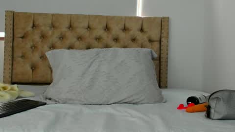 Kery Hillson online show from 09/20/25, 01:01