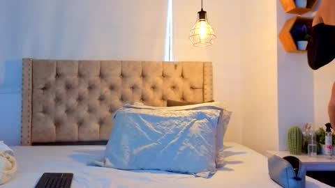 Kery Hillson online show from 03/29/26, 01:44