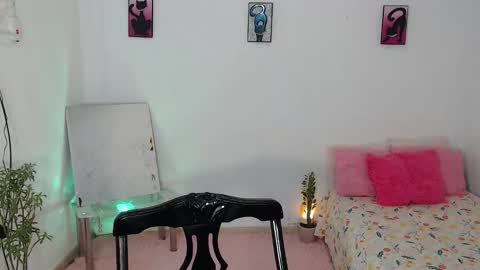 Mia  online show from 10/08/25, 03:42