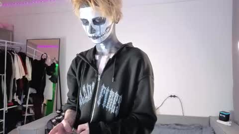 Kessy online show from 10/31/25, 10:44