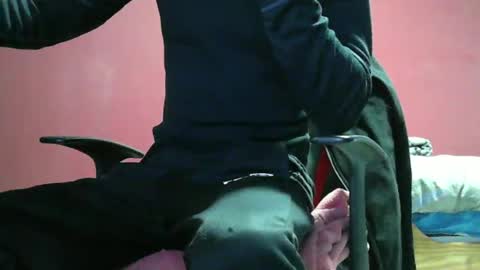 Snapshot of kev19922 chatting on 12/25/24, 06:41 kev19922 online show from 12/25/24, 06:41