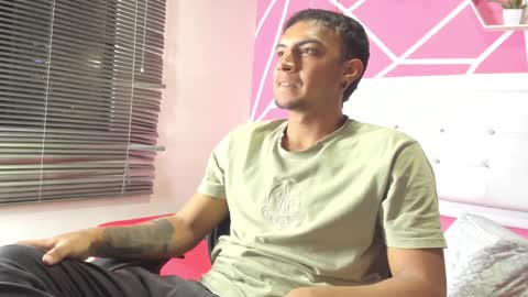 Snapshot of keviin_miller_ chatting on 12/05/24, 12:08 online show from 12/05/24, 12:08