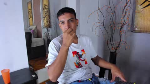 Snapshot of keviin_miller_ chatting on 12/10/24, 08:49 online show from 12/10/24, 08:49