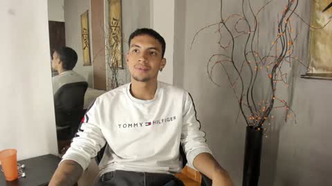 Snapshot of keviin_miller_ chatting on 12/11/24, 09:34 online show from 12/11/24, 09:34