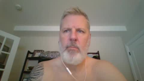 Snapshot of kevin_hardd chatting on 12/18/25, 02:56 kevin_hardd online show from 12/18/25, 02:56