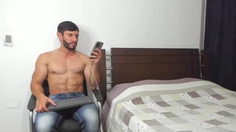 kevin_malone22 online show from 02/25/25, 12:36