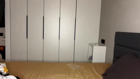 Snapshot of kevin_mils chatting on 02/17/25, 04:37 kevin_mils online show from 02/17/25, 04:37