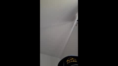 Snapshot of kevinj6969 chatting on 12/04/25, 08:28 kevinj6969 online show from 12/04/25, 08:28