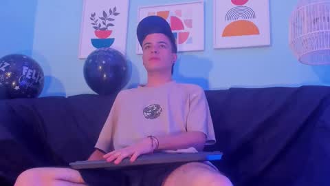 Sexy  Hot Kevin online show from 11/12/25, 01:33