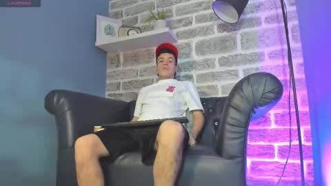 Sexy  Hot Kevin online show from 12/02/25, 09:32