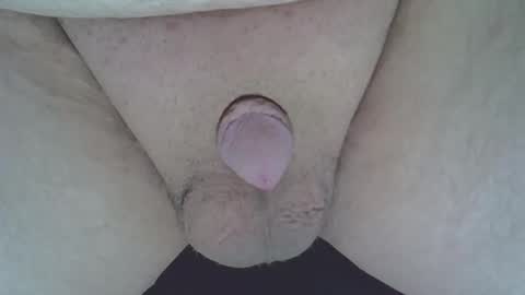 Snapshot of kevitannn chatting on 11/21/25, 12:21 maggot online show from 11/21/25, 12:21