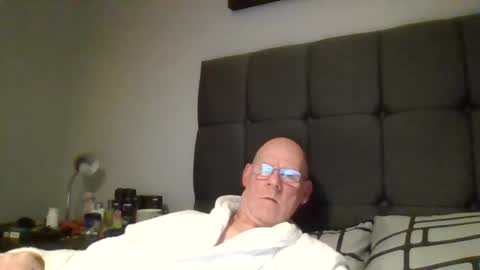 Snapshot of kevlooking4sez chatting on 12/06/24, 12:12 kevlooking4sez online show from 12/06/24, 12:12