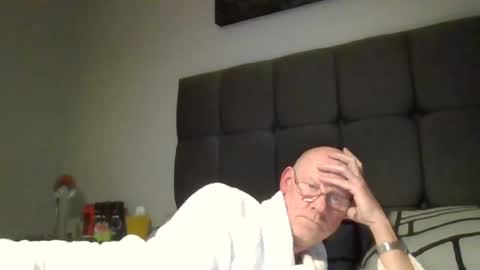 Snapshot of kevlooking4sez chatting on 01/24/25, 12:42 kevlooking4sez online show from 01/24/25, 12:42