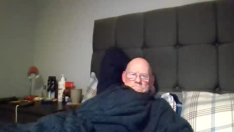 Snapshot of kevlooking4sez chatting on 11/21/25, 11:58 kevlooking4sez online show from 11/21/25, 11:58