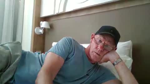 kevlooking4sez online show from 06/17/26, 03:35