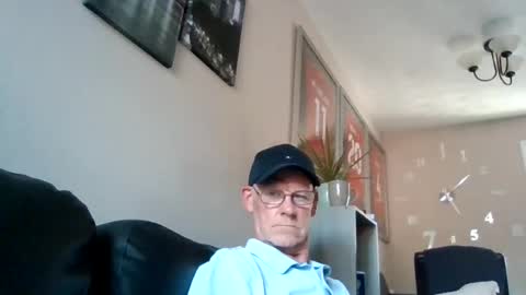 Snapshot of kevlooking4sez chatting on 08/06/26, 04:09 kevlooking4sez online show from 08/06/26, 04:09
