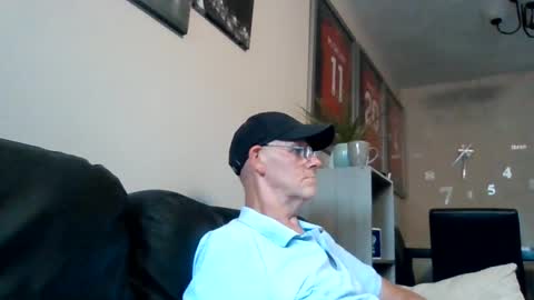 Snapshot of kevlooking4sez chatting on 08/08/26, 06:32 kevlooking4sez online show from 08/08/26, 06:32