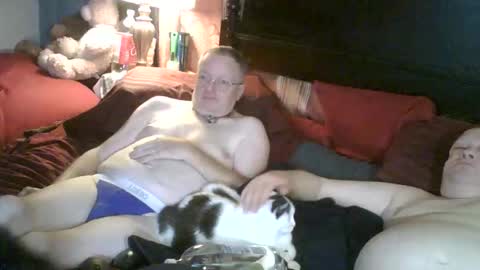 Snapshot of kevydaddyhubby2 chatting on 11/08/25, 10:41 kevydaddyhubby2 online show from 11/08/25, 10:41