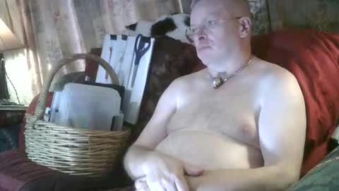 Snapshot of kevydaddyhubby2 chatting on 04/04/26, 08:39 kevydaddyhubby2 online show from 04/04/26, 08:39