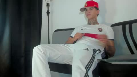 Snapshot of keydamian chatting on 07/14/26, 11:43 keydamian online show from 07/14/26, 11:43