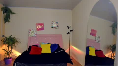 Snapshot of keyla_roberts_ chatting on 01/03/25, 07:50 Adhara. Help me reach 100 likes online show from 01/03/25, 07:50