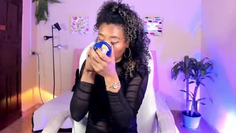 Snapshot of keyla_roberts_ chatting on 01/27/25, 07:24 Adhara. Help me reach 100 likes online show from 01/27/25, 07:24