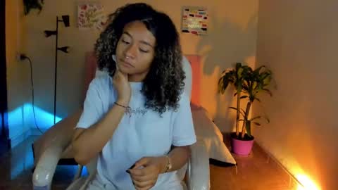 Snapshot of keyla_roberts_ chatting on 01/28/25, 10:45 Adhara. Help me reach 100 likes online show from 01/28/25, 10:45