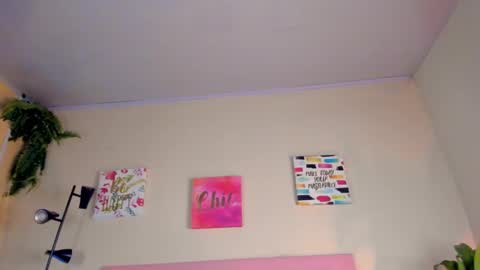 Snapshot of keyla_roberts_ chatting on 01/29/25, 08:18 Adhara. Help me reach 100 likes online show from 01/29/25, 08:18