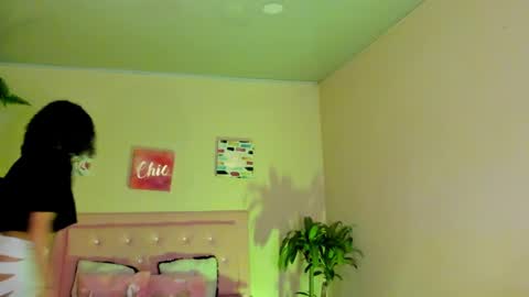 Snapshot of keyla_roberts_ chatting on 02/03/25, 07:07 Adhara. Help me reach 100 likes online show from 02/03/25, 07:07