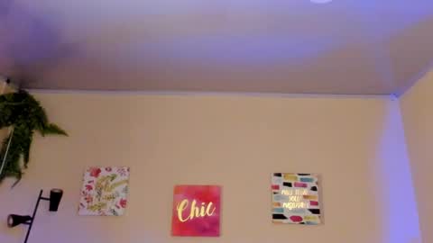 Snapshot of keyla_roberts_ chatting on 02/19/25, 05:05 Adhara. Help me reach 100 likes online show from 02/19/25, 05:05