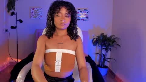 Snapshot of keyla_roberts_ chatting on 02/23/25, 03:35 Adhara. Help me reach 100 likes online show from 02/23/25, 03:35