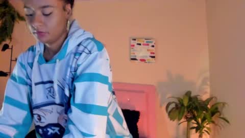 Snapshot of keyla_roberts_ chatting on 02/26/25, 06:26 Adhara. Help me reach 100 likes online show from 02/26/25, 06:26