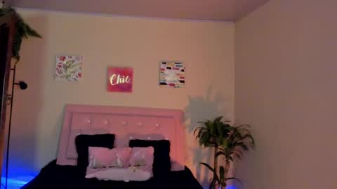 Snapshot of keyla_roberts_ chatting on 02/27/25, 02:42 Adhara. Help me reach 100 likes online show from 02/27/25, 02:42