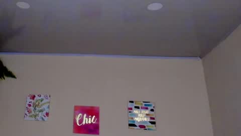 Snapshot of keyla_roberts_ chatting on 03/01/25, 05:20 Adhara. Help me reach 100 likes online show from 03/01/25, 05:20