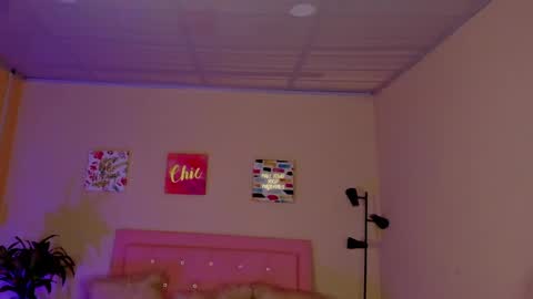 Snapshot of keyla_roberts_ chatting on 03/09/25, 03:49 Adhara. Help me reach 100 likes online show from 03/09/25, 03:49