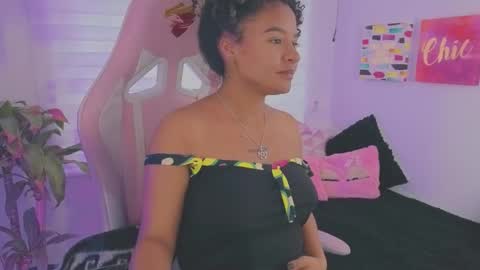 Snapshot of keyla_roberts_ chatting on 09/15/25, 07:58 Adhara. Help me reach 100 likes online show from 09/15/25, 07:58