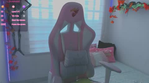 Snapshot of keyla_roberts_ chatting on 10/30/25, 07:47 Adhara. Help me reach 100 likes online show from 10/30/25, 07:47