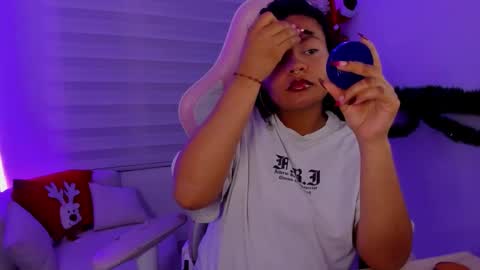 Snapshot of keyla_roberts_ chatting on 11/27/25, 09:28 Adhara. Help me reach 100 likes online show from 11/27/25, 09:28