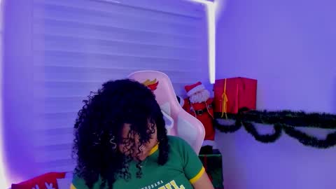 Snapshot of keyla_roberts_ chatting on 11/29/25, 08:34 Adhara. Help me reach 100 likes online show from 11/29/25, 08:34