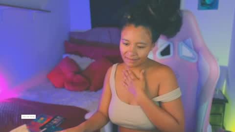 Snapshot of keyla_roberts_ chatting on 05/26/26, 07:48 Adhara. Help me reach 100 likes online show from 05/26/26, 07:48