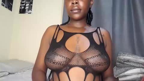 keyla online show from 11/03/25, 11:04